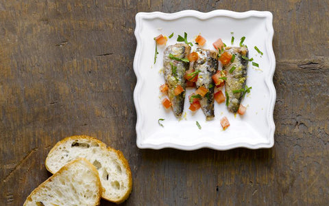 COLE´S SMOKED SARDINES WITH TOMATOES AND PARSLEY